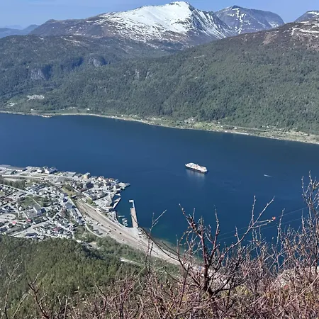 Utsikten Dronninga アパート Åndalsnes