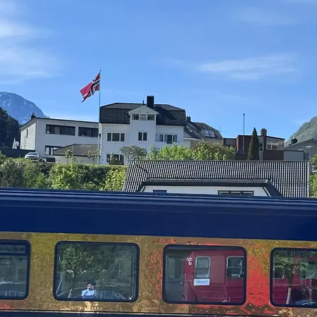 Utsikten Dronninga アパート Åndalsnes