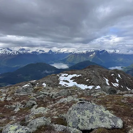 Utsikten Dronninga アパート Åndalsnes